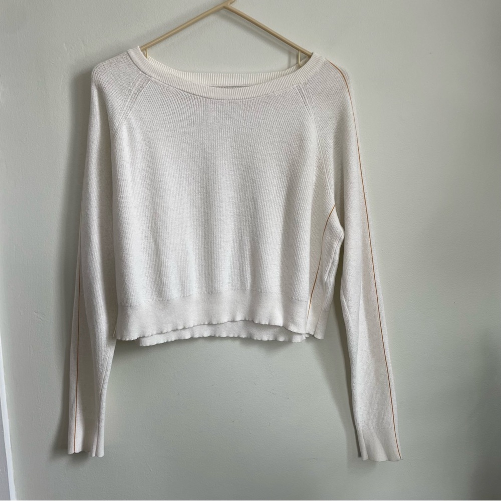 Aritzia Cream Lightweight Cropped Sweater